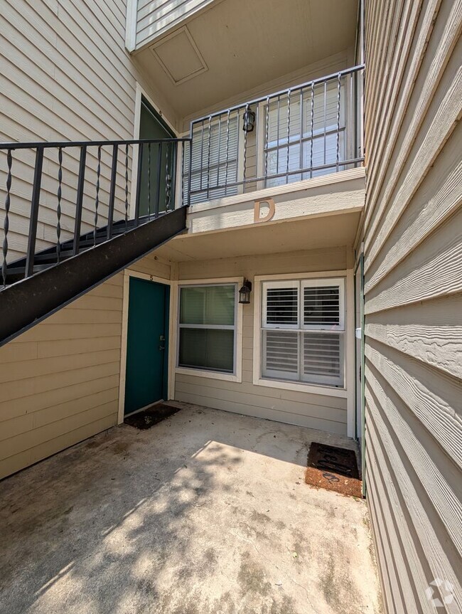 Building Photo - 2/2 Condo on Lake McQueeny / Waterfront Co...