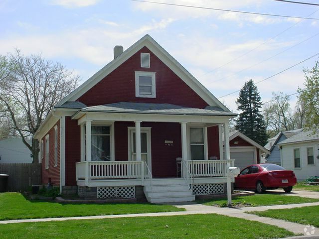 Building Photo - 145 E 14th St Rental