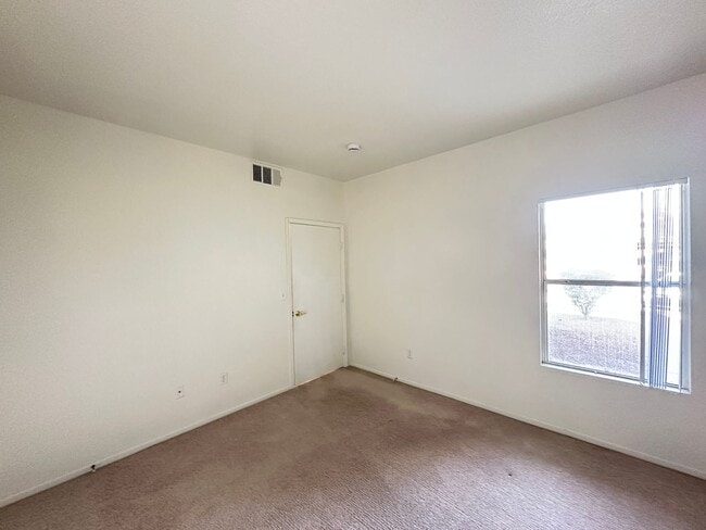 Photo - 9620 W Russell Rd