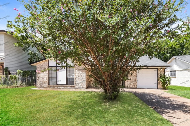 Building Photo - 1705 Allentown Dr