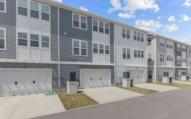 Photo - A MUST SEE!! 2-Bedroom Townhome In The Tern! Attached Garage - 400 Yards From Beaches - Dog Frien...
