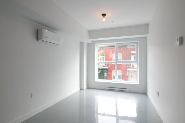 Photo - 4350 Av. de l'Hôtel-de-Ville Unit 202