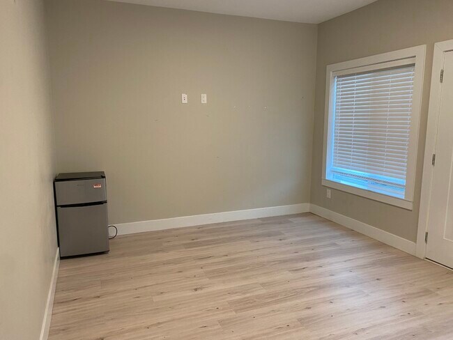 Photo - 253 Victoria Rd