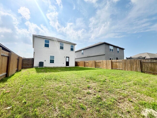 Photo - 3 bedroom, 2.5 bath house for lease!