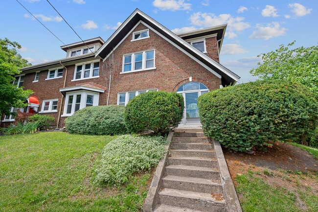 Photo - 505-507 W McMillan Unit 507