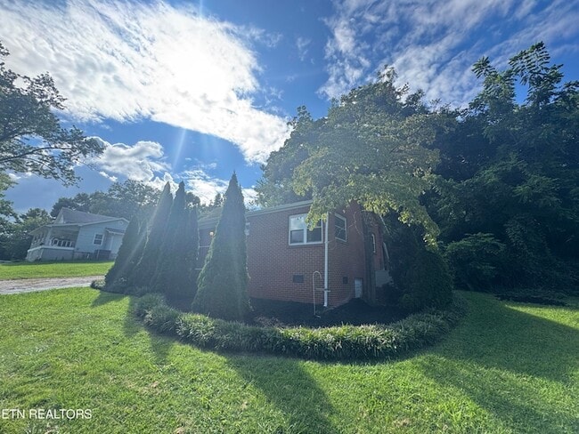 Photo - 3253 Buffat Mill Rd