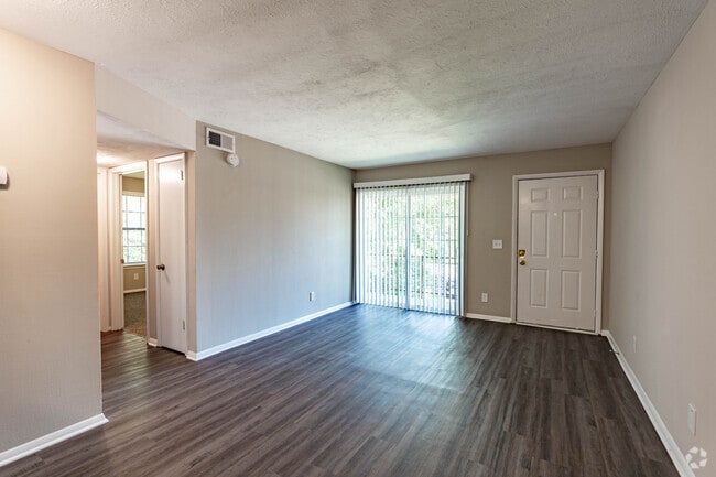 Z357 2BR 2B 884Sq ft. Living room