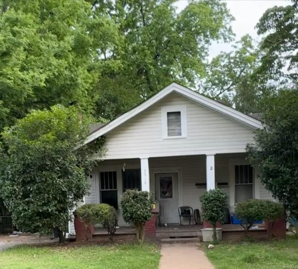 Charming 3 Bed, 2 Bath Single Family Home in Montgomery, AL - $1175/mo - Charming 3 Bed, 2 Bath Single Family Home in Montgomery, AL - $1175/mo