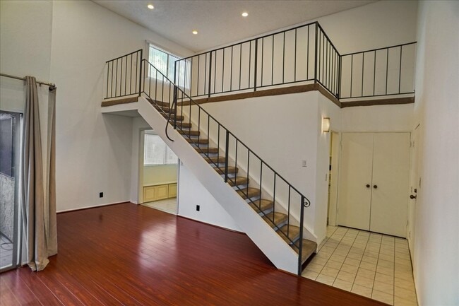 Photo - 1339 N Columbus Ave