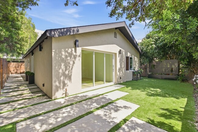 Photo - Beautiful modern 3 Bed + 2 Bath House