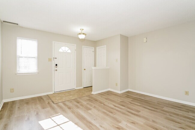 Photo - 3012 Earlswood Ln