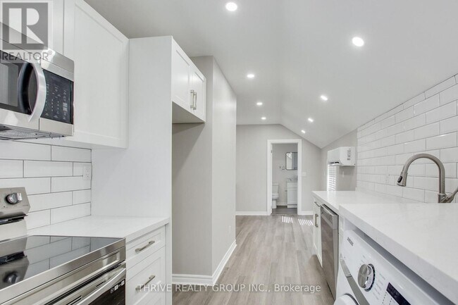 Photo - 140 Wellington St