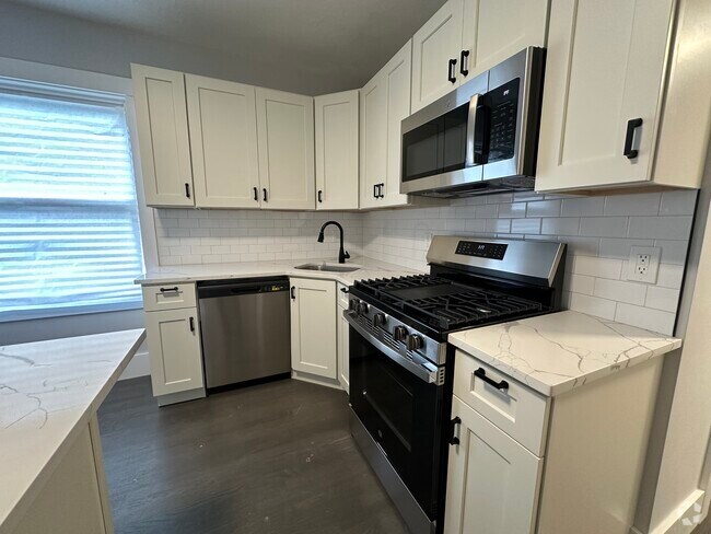 Building Photo - 116 Marginal St Rental