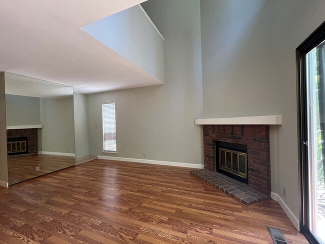 Photo - Chic Campbell End Unit Townhouse with 2 Bedrooms, Loft & 2.5 Baths