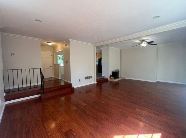 Photo - Blacow home for rent! $3499