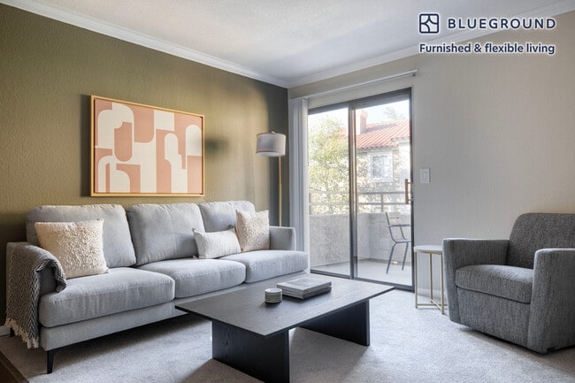 Building Photo - 10062 Paseo Montril Rental