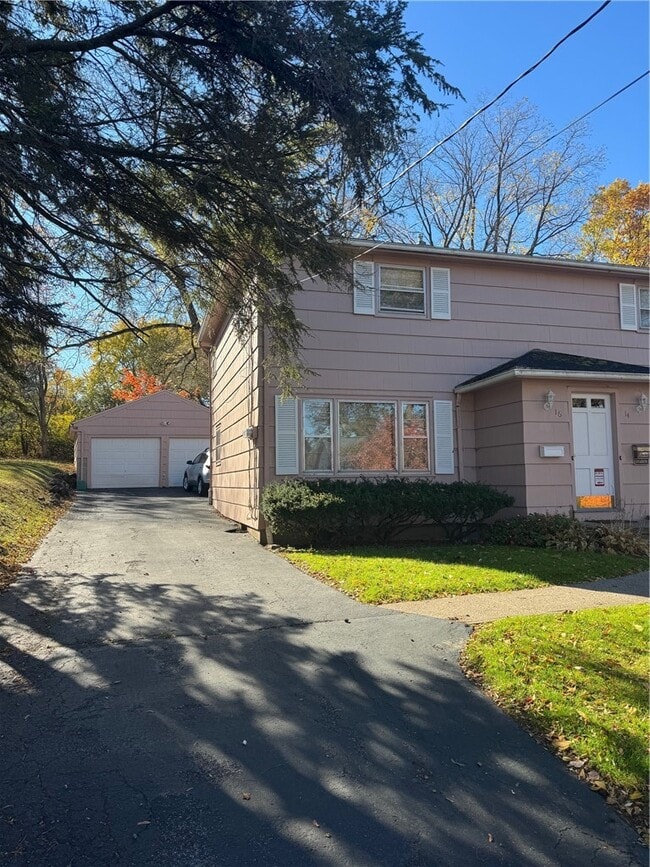 Photo - 16 Summit St