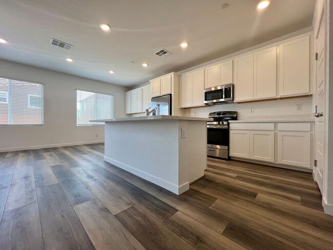 Building Photo - Stunning Newly Built 4-Bedroom, 3-Bathroom...