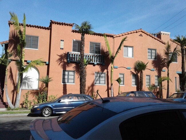 Building Photo - SPACIOUS 2 BEDROOM 1 BATH DOWNSTAIRS JUST BLOCKS FROM ALAMITOS AND JUNIPERO BEACH Unit 109