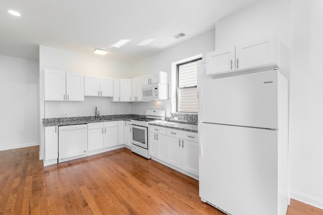 Photo - 914 W 19th Plz Unit 2