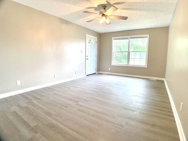 Photo - 1125 Lamont Ct