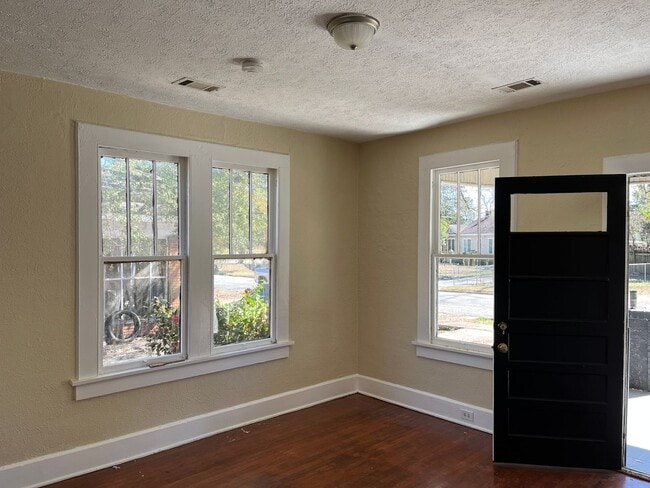 Photo - **AVAILABLE NOW**Total Electric**4 Bedroom...