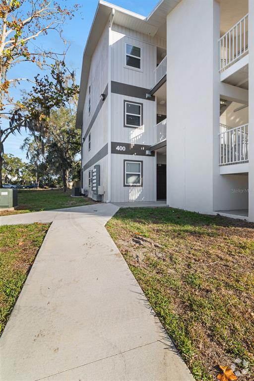 Building Photo - 6519 W Newberry Rd Unit 409 Rental