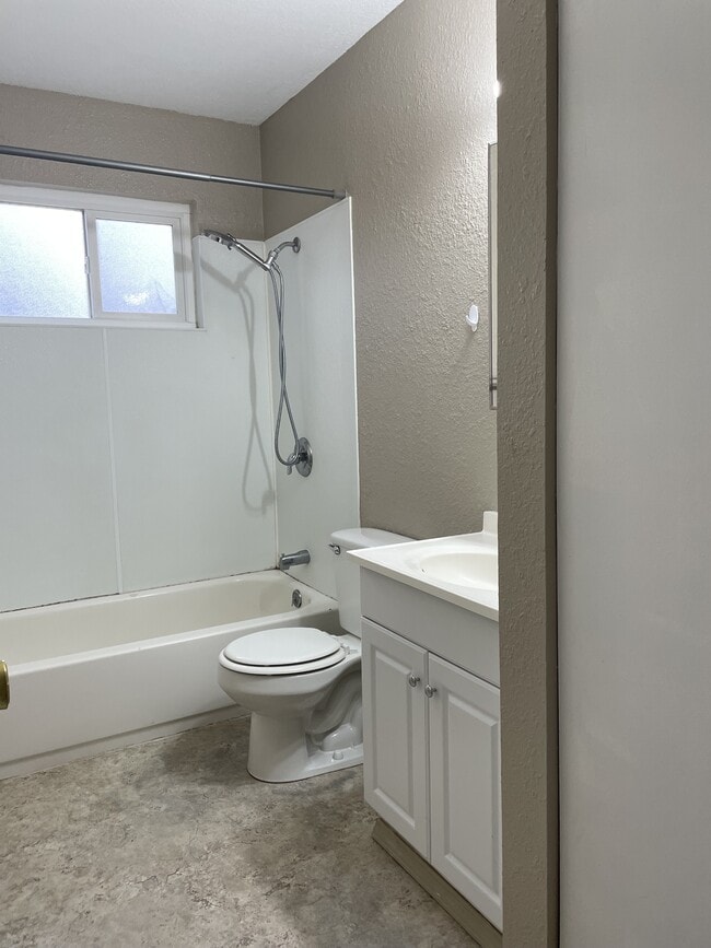 Photo - 1041 Warwick Ave