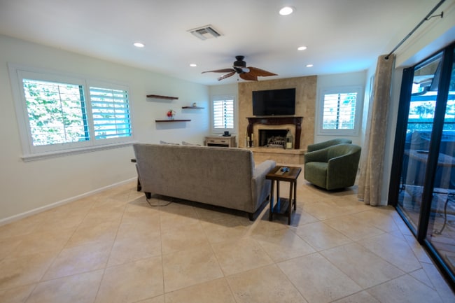 Photo - 12 Marlwood Ln