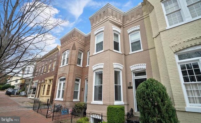 Photo - 1319 35th St NW Casa Adosada