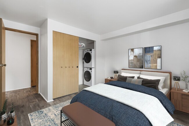 Photo - Hillcourt Apartments