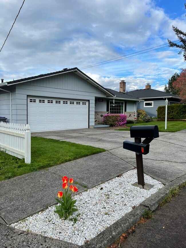 Photo - 21515 SE Alder St