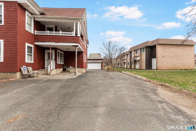 Photo - 105 Howe Ave