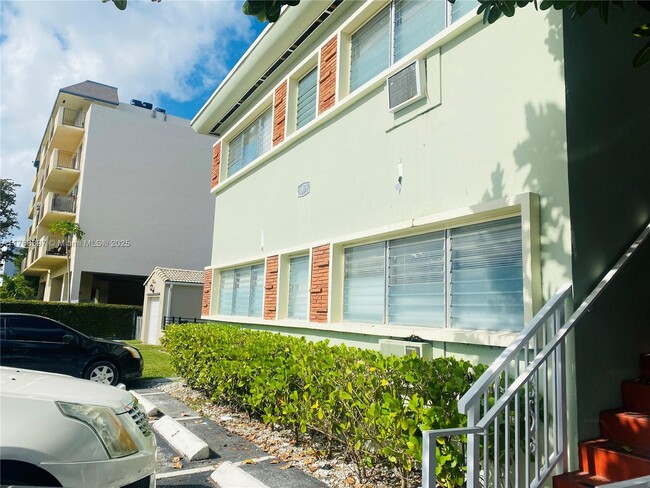 Photo - 1955 Normandy Dr Apartment Unit 3