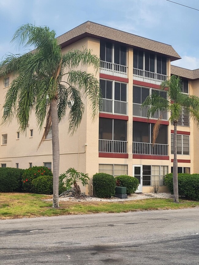 Building Photo - 4191 Heron Way Unit 407E