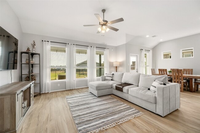 Photo - 1259 Tilia Crk Ln