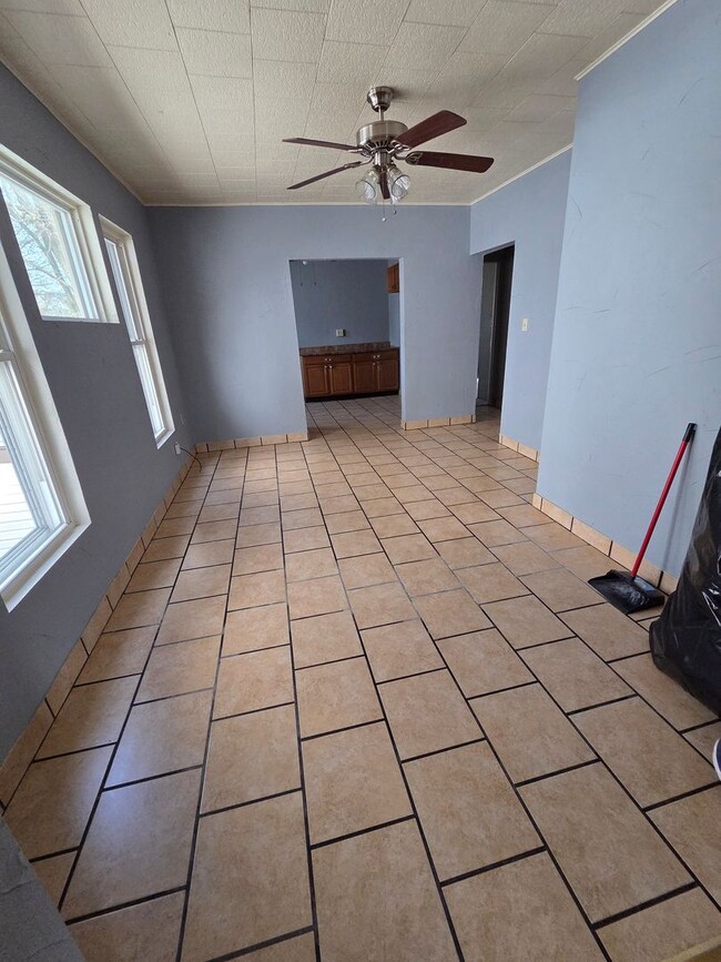 Photo - 1048 E 4th St Unit 1048 E 4th St