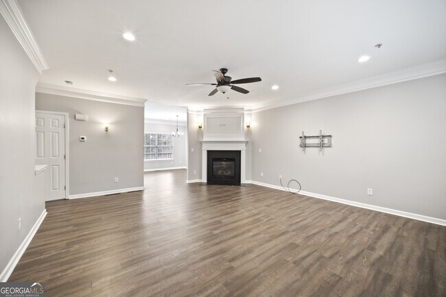 Photo - 1010 Society Way