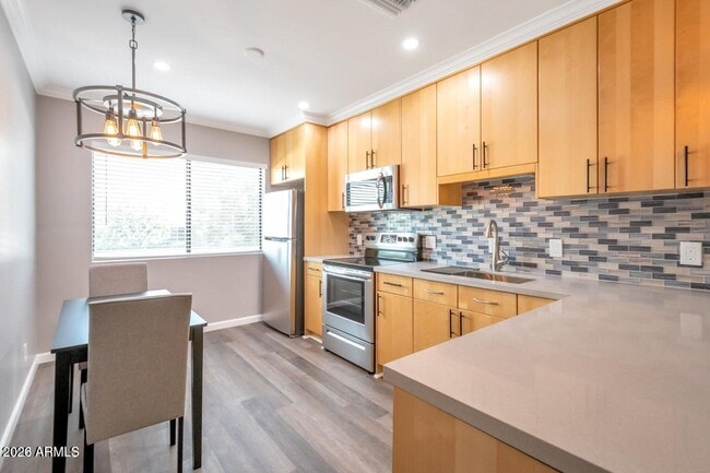 Photo - 721 E Montebello Ave Unit 225