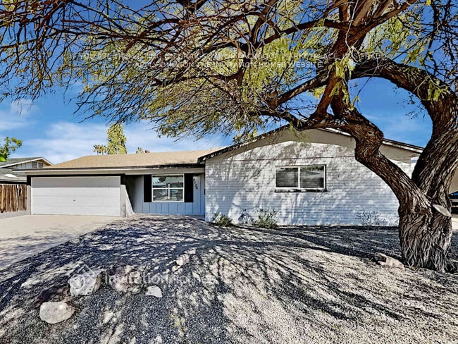 Photo - 2136 E Broadmor Dr Casa