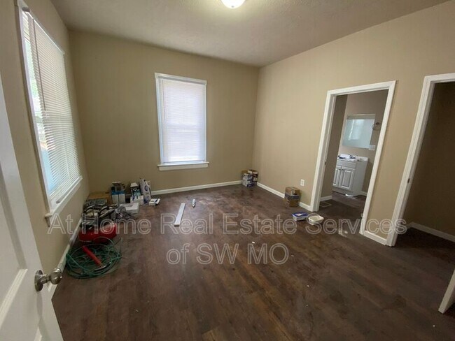 Photo - 428 W Lombard St