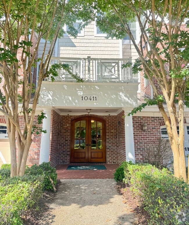Building Photo - 2 Bedroom | 2 Bathroom Corner Unit 306 Rental