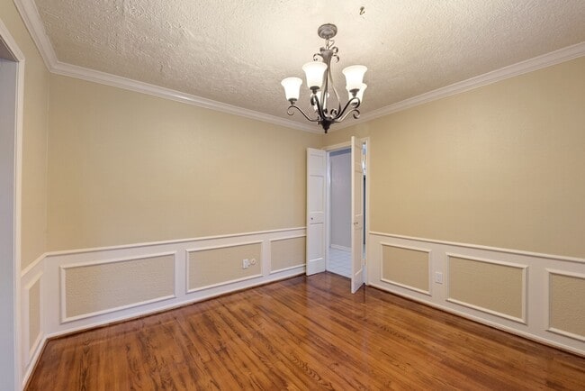 Photo - 9719 Godstone Ln