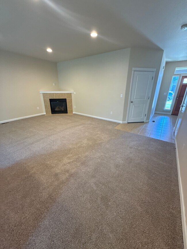 Photo - DOG CONSIDERED!! 3 Bdrm House, Gas Heat/Fi...