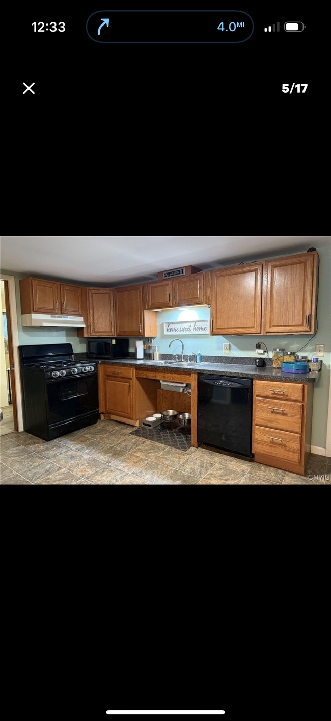 Kitchen - 5009 Hopkins Rd