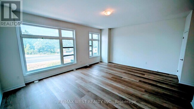 Photo - 91 Inverary Cres