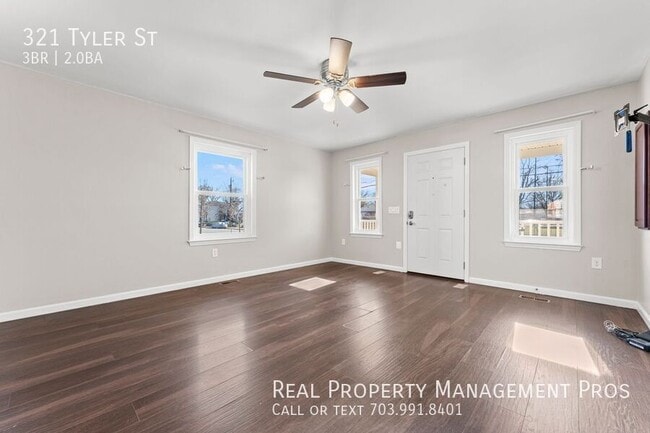 Photo - 321 Tyler St