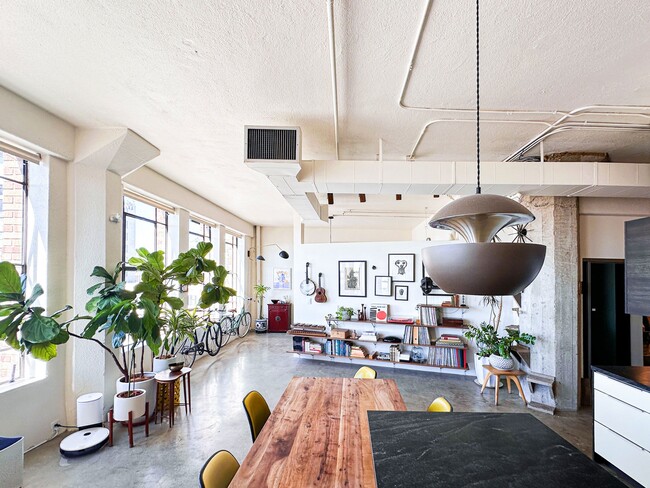 Photo - 315 E 8th St Unit 702