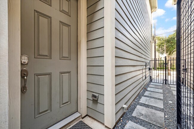 Photo - 5118 Larkin St