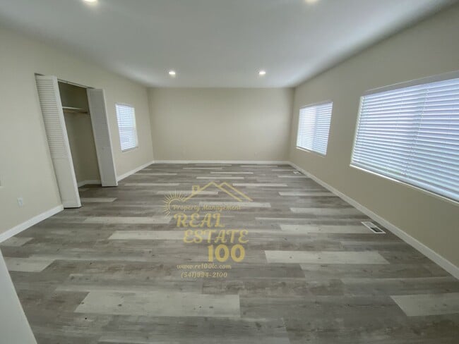 Photo - 3429 NW Jetty Ave